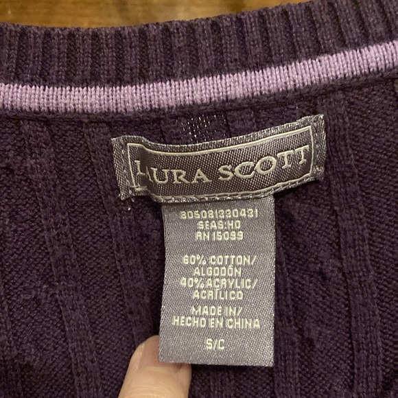 Small Laura Scott Purple Cable Sweater - Picture 8 of 9